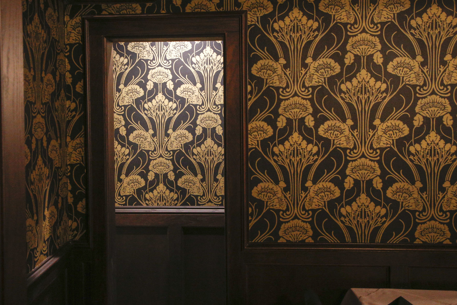 Celebrity Restaurant wallpaper